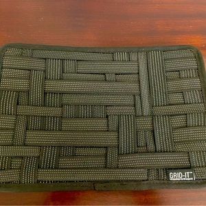 Cocoon Grid-it technology by Orange 22 like new